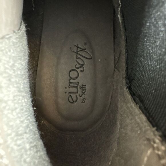 Eurosoft Womens Size 6 M Adeah Ruched Ankle Bootie Luggage Black - Picture 7 of 10